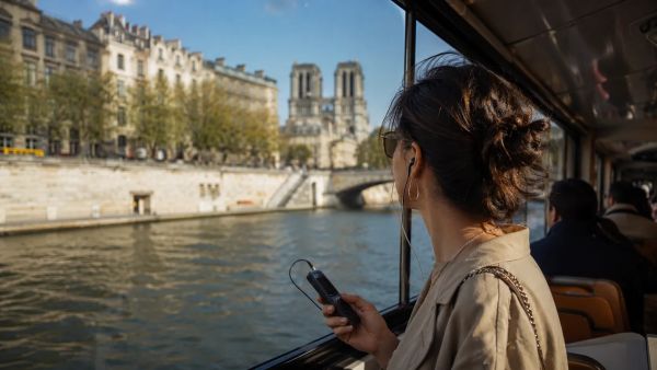 Pourquoi une croisière promenade à Paris avec audioguide est unique